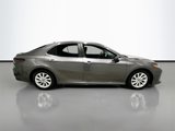 Used 2022 Toyota Camry LE image 4