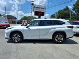 Used 2022 Toyota Highlander XLE image 5