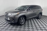 Used 2017 Toyota Highlander XLE image 4