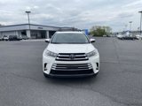 Used 2017 Toyota Highlander AWD V6 image 3