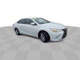 Used 2015 Toyota Camry LE image 2