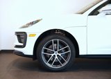 Certified 2024 Porsche Macan image 6