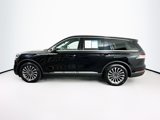 Used 2020 Lincoln Aviator Reserve w/ Equipment Group 201A image 4