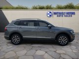 Used 2020 Volkswagen Tiguan SE image 2