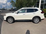 Used 2018 Nissan Rogue SV image 2