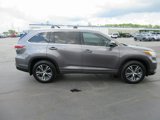 Used 2016 Toyota Highlander XLE image 2