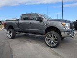 Used 2019 Nissan Titan SV image 2