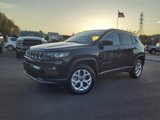 New 2025 Jeep Compass Latitude image 2