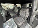New 2025 Chrysler Pacifica Select image 2