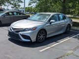 Used 2023 Toyota Camry SE image 3