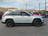 Used 2022 Jeep Grand Cherokee Altitude image 2