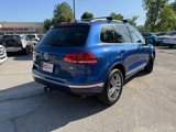 Used 2016 Volkswagen Touareg VR6 image 3
