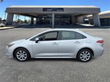 Used 2022 Toyota Corolla LE image 2