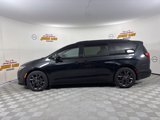 Used 2018 Chrysler Pacifica Touring-L w/ Premium Audio Group image 2