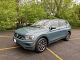 Used 2021 Volkswagen Tiguan SE w/ Panoramic Sunroof Package image 2
