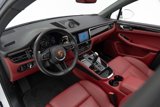 Certified 2022 Porsche Macan image 4
