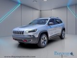 Used 2019 Jeep Cherokee Trailhawk image 3