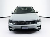 Used 2020 Volkswagen Tiguan SE w/ Panoramic Sunroof Package image 2