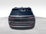 Used 2023 Jeep Grand Cherokee Laredo image 4