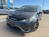 Used 2020 Chrysler Pacifica Limited image 3