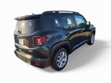Used 2018 Jeep Renegade Latitude image 4