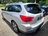 Used 2018 Nissan Pathfinder SV image 3