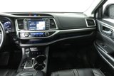 Used 2018 Toyota Highlander SE image 5