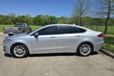 Used 2019 Ford Fusion SE image 3
