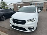 Used 2023 Chrysler Pacifica Touring-L image 5