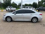 Used 2021 Toyota Corolla LE image 2
