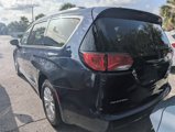 Used 2017 Chrysler Pacifica Touring-L image 4