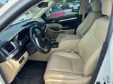Used 2017 Toyota Highlander XLE image 5