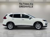 Used 2017 Nissan Rogue SV image 2