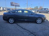 Used 2017 Chrysler 200 Limited Platinum image 4