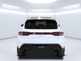 Certified 2024 Porsche Macan image 3