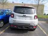 Used 2016 Jeep Renegade Trailhawk w/ Premium Trailhawk Package image 4
