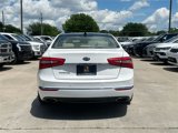 Used 2016 Kia Cadenza Premium w/ Technology Package image 4