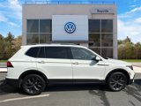Certified 2022 Volkswagen Tiguan SE w/ Panoramic Sunroof Package image 2