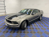 Used 2005 Ford Mustang Deluxe image 3
