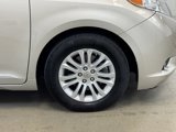Used 2015 Toyota Sienna L image 4