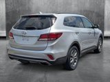 Used 2017 Hyundai Santa Fe SE image 5