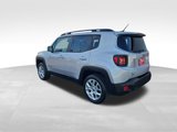 Used 2016 Jeep Renegade Latitude w/ Cold Weather Group image 4