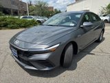 Certified 2025 Hyundai Elantra SE image 3