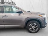 Used 2018 Toyota Highlander LE image 2