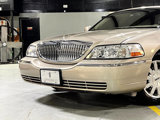 Used 2011 Lincoln Town Car Signature L image 3