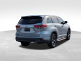 Used 2017 Toyota Highlander LE image 5