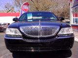 Used 2010 Lincoln Town Car Signature Limited image 2