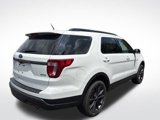 Used 2018 Ford Explorer XLT w/ Equipment Group 202A image 4