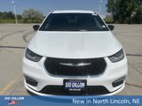 New 2025 Chrysler Pacifica Select image 3