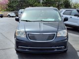 Used 2013 Chrysler Town & Country Touring image 2